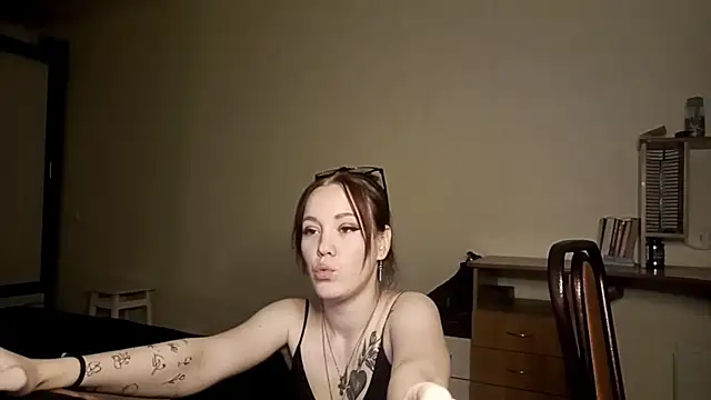 KittyJenny online show from October 4, 2:15 pm
