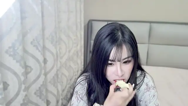 Snapshot of XIAOYU7-2025 chatting on October 16, 12:06 pm XIAOYU7-2025 online show from October 16, 12:06 pm