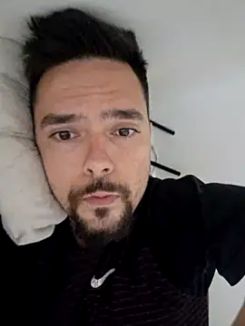 Snapshot of Arthur_Rj_21 chatting on October 29, 10:44 pm Arthur Rj 21 online show from October 29, 10:44 pm