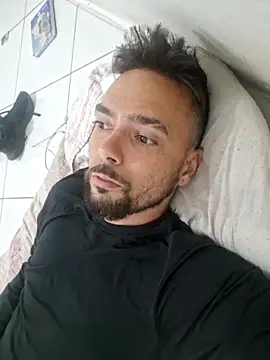 Snapshot of Arthur_Rj_21 chatting on November 21, 10:52 pm Arthur Rj 21 online show from November 21, 10:52 pm