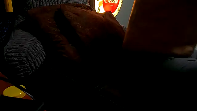 Mickelangello75 online show from October 28, 1:25 pm