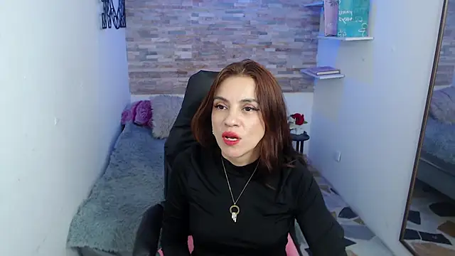 Snapshot of KendallWood_ chatting on September 16, 8:10 pm KendallWood online show from September 16, 8:10 pm