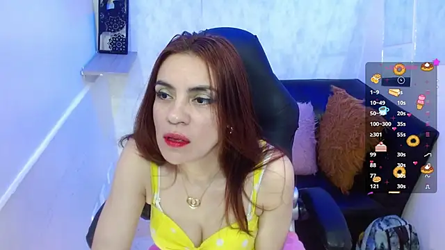 Snapshot of KendallWood_ chatting on September 25, 8:23 pm KendallWood online show from September 25, 8:23 pm