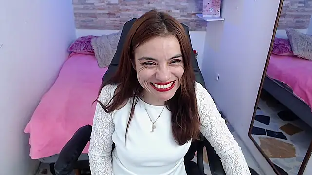 Snapshot of KendallWood_ chatting on October 9, 7:56 pm KendallWood online show from October 9, 7:56 pm