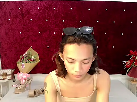 Snapshot of XxMissBEAUTYFULLxX chatting on September 17, 5:31 am XxMissBEAUTYFULLxX online show from September 17, 5:31 am
