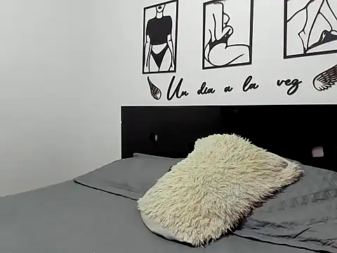 Snapshot of Allison_21_ chatting on November 11, 5:40 am Allison 21 online show from November 11, 5:40 am