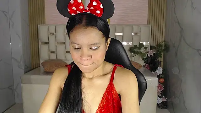 Snapshot of catalina5_s chatting on October 19, 1:45 pm catalina5 s online show from October 19, 1:45 pm