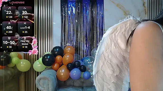 Snapshot of catalina5_s chatting on October 31, 1:34 pm catalina5 s online show from October 31, 1:34 pm