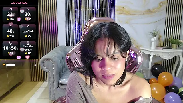 Snapshot of catalina5_s chatting on November 5, 3:12 pm catalina5 s online show from November 5, 3:12 pm