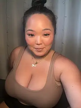 RealLifeWaifu online show from September 30, 7:30 pm