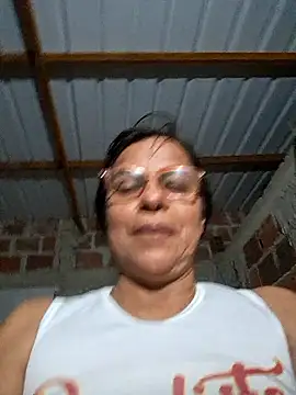 Snapshot of Lucerito-Hot chatting on January 9, 2:25 am Lucerito-Hot online show from January 9, 2:25 am