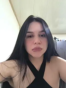 Snapshot of Daniela-rosee chatting on May 23, 10:58 pm Daniela-rosee online show from May 23, 10:58 pm