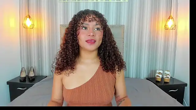 Snapshot of Sofiapassionne chatting on June 23, 2:48 pm Sofiapassionne online show from June 23, 2:48 pm