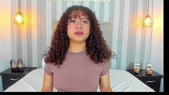 Snapshot of Sofiapassionne chatting on July 8, 1:59 pm Sofiapassionne online show from July 8, 1:59 pm