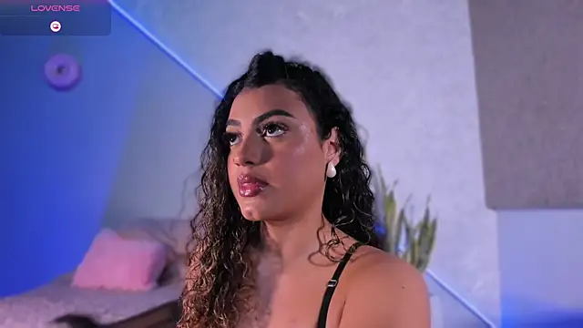 Salomeferreira  online show from December 1, 4:56 pm