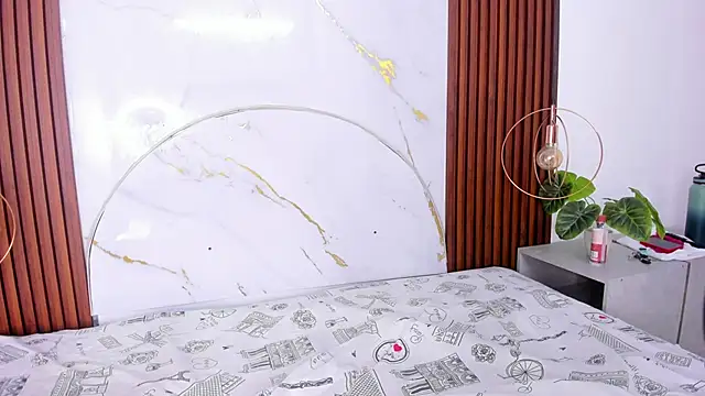 marianarey1  online show from November 19, 8:20 pm