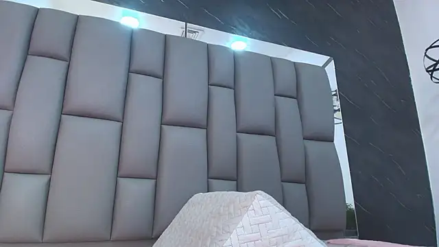 kissme luna online show from February 23, 7:11 pm