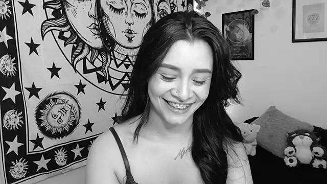 MarilynWhite  online show from October 28, 10:12 pm