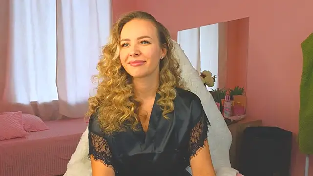 Snapshot of Hloya_Mei chatting on October 11, 3:17 am Hloya Mei online show from October 11, 3:17 am