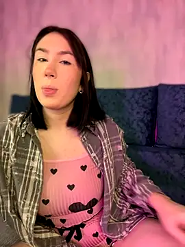 CurvyWoman- online show from October 3, 5:04 am