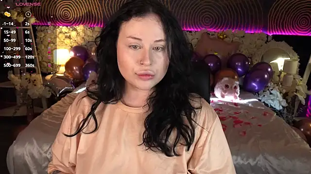 Snapshot of SerahMirabeli chatting on February 10, 8:02 pm SerahMirabeli online show from February 10, 8:02 pm