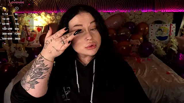 Snapshot of SerahMirabeli chatting on February 17, 8:15 pm SerahMirabeli online show from February 17, 8:15 pm