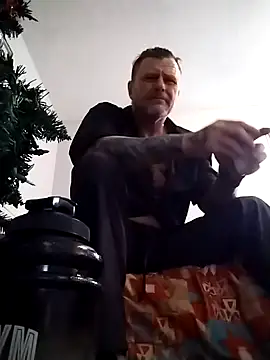 Snapshot of WiltedYeller chatting on March 19, 7:51 pm WiltedYeller online show from March 19, 7:51 pm