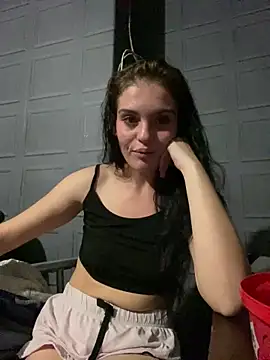 Snapshot of Camwithchlox chatting on September 10, 7:58 pm Camwithchlox online show from September 10, 7:58 pm