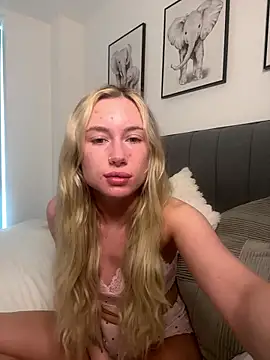 SexySaraxxoo online show from January 15, 11:15 am