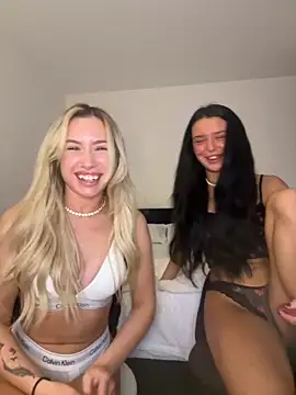 SexySaraxxoo online show from February 27, 7:03 pm