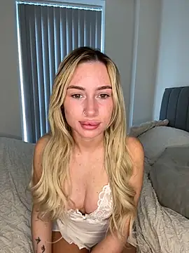 SexySaraxxoo online show from March 13, 10:55 am