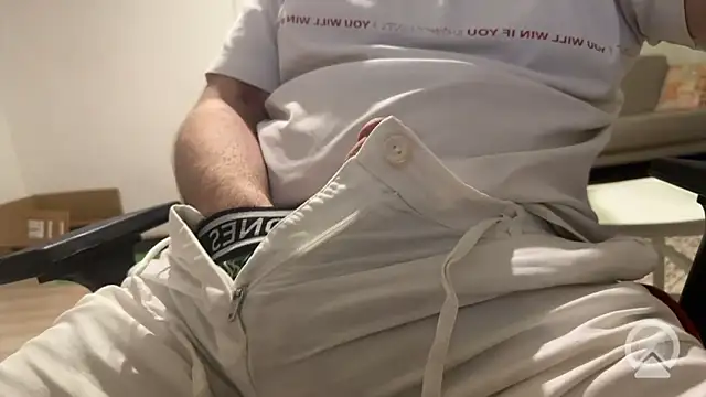 Snapshot of dicksmallll chatting on March 10, 9:31 pm dicksmallll online show from March 10, 9:31 pm