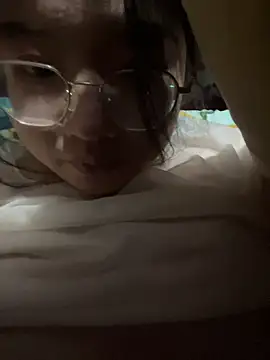 Snapshot of xxwang20 chatting on February 17, 2:13 pm xxwang20 online show from February 17, 2:13 pm