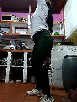 girlpee online show from November 8, 1:00 pm