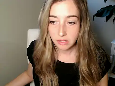SuggestiveBehavior online show from September 25, 3:27 pm