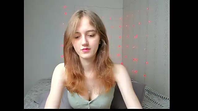 Snapshot of dreamy_pollyyy chatting on May 22, 4:41 am dreamy pollyyy online show from May 22, 4:41 am