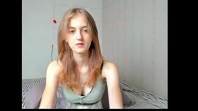 Snapshot of dreamy_pollyyy chatting on June 24, 5:28 am dreamy pollyyy online show from June 24, 5:28 am