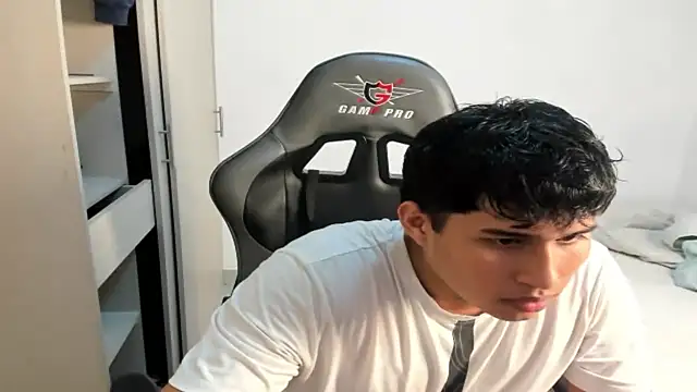 Snapshot of jhony_dickm chatting on September 25, 4:49 am jhony dickm online show from September 25, 4:49 am