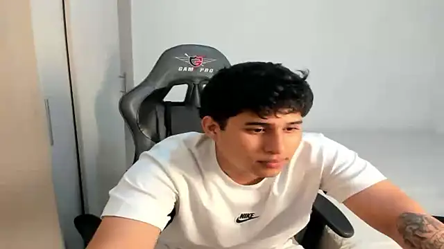 Snapshot of jhony_dickm chatting on September 26, 9:35 am jhony dickm online show from September 26, 9:35 am