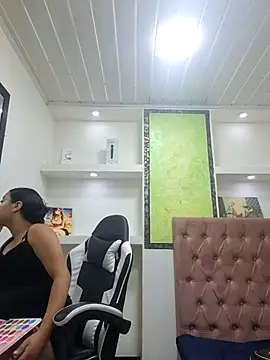 susan mooree online show from November 17, 6:57 pm