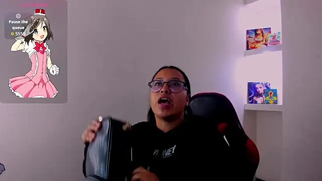 susan mooree online show from April 10, 8:35 pm