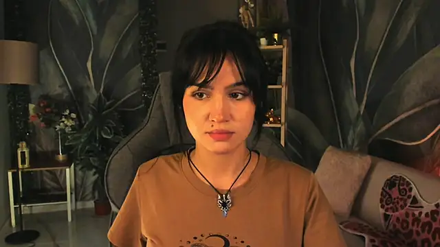 MonicaFarmer online show from October 13, 5:35 pm