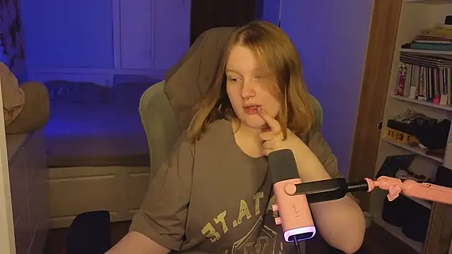 OliviaBlade online show from November 11, 2:28 pm