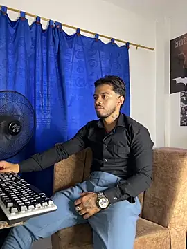 DavideVentura  online show from September 24, 4:32 pm