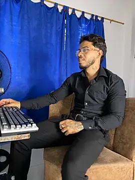 DavideVentura  online show from October 2, 8:49 pm