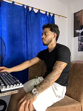 DavideVentura  online show from October 4, 8:29 pm