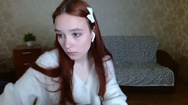 aFoxie online show from September 21, 3:46 pm