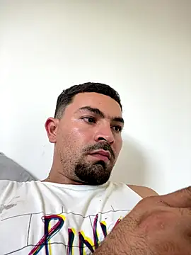 Snapshot of SantiGxxx33 chatting on October 20, 9:26 pm SantiGxxx33 online show from October 20, 9:26 pm