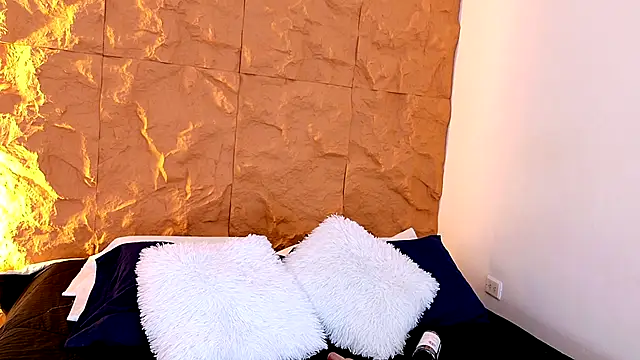 Snapshot of IvannaaVega chatting on February 11, 5:23 am IvannaaVega online show from February 11, 5:23 am