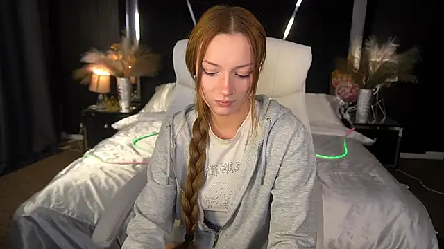 FoxyMayy online show from November 9, 9:02 pm